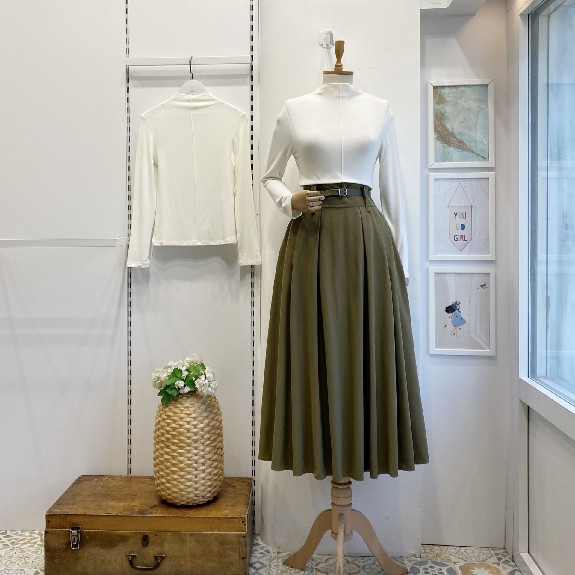 Yeşil Kemer Detaylı Lavande Etek