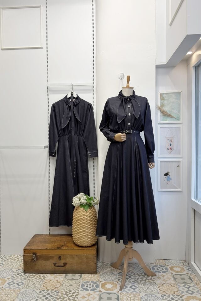 Lacivert Fular Yaka Detaylı Kot Elbise