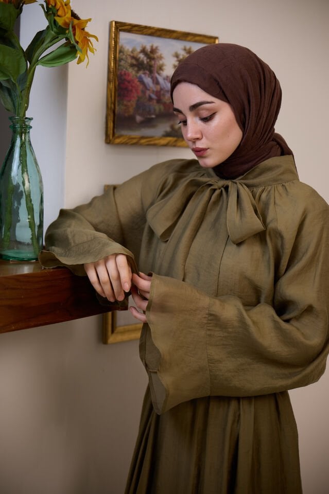 Haki Yeşili Kurdele Detaylı Şifon Takım