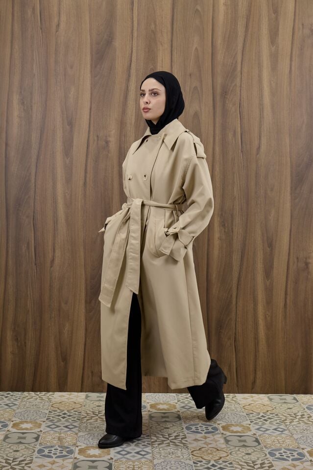 Bej Kemer Detaylı Trençkot