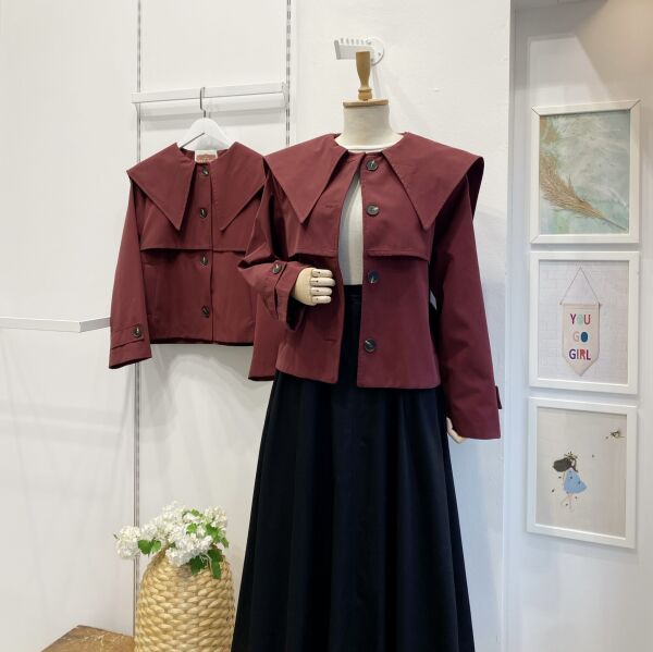 Sivri Yakalı Bordo Kısa Trençkot