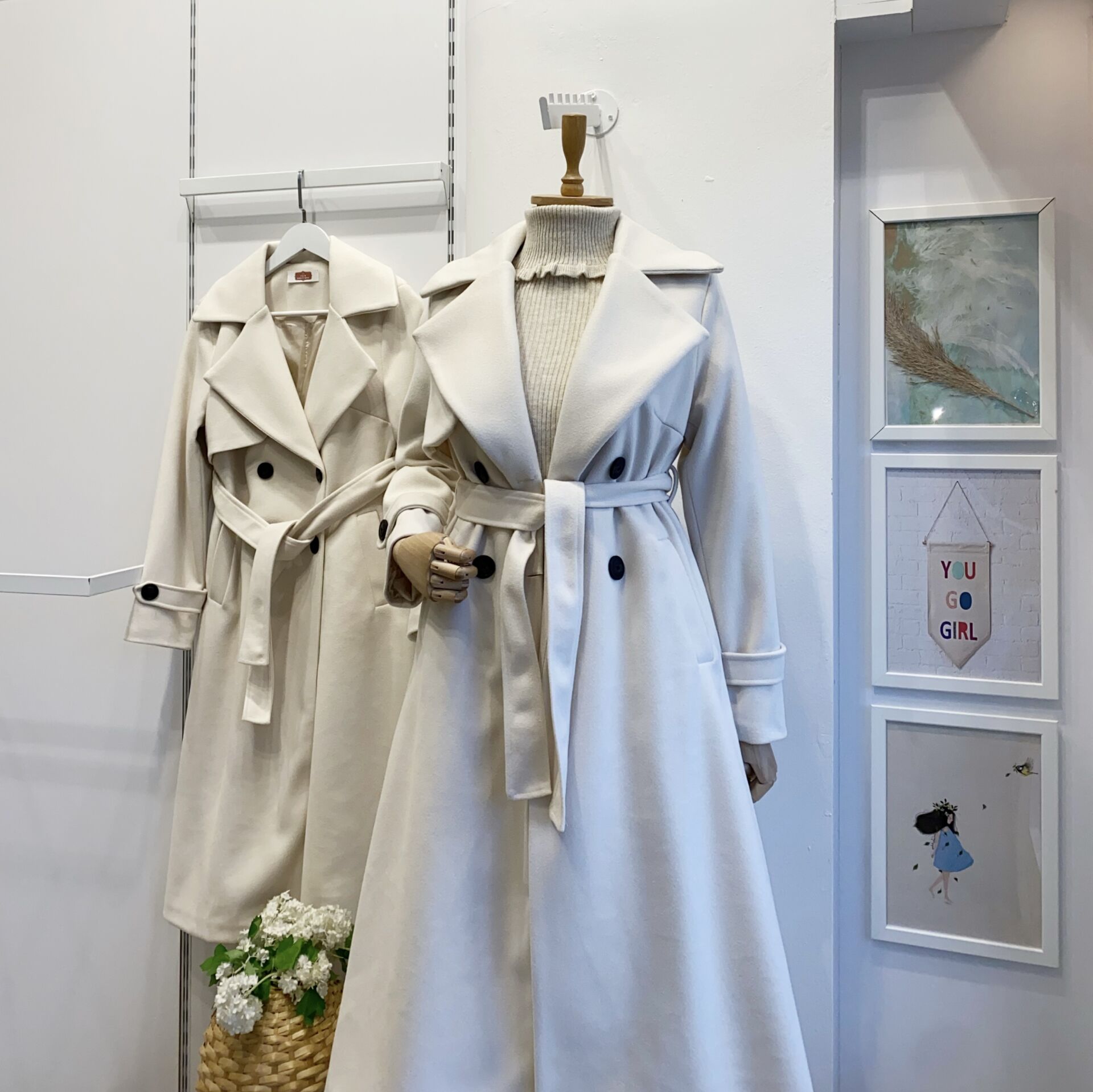 Beyaz Mora Kaşe Kaban