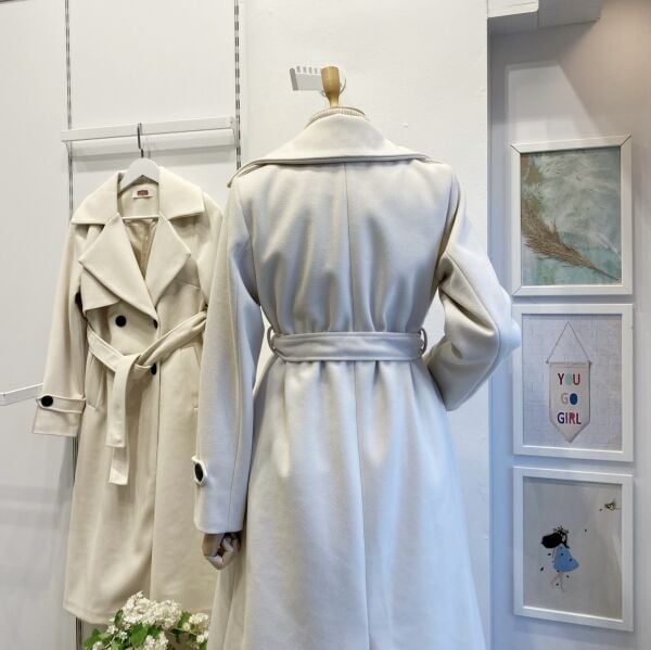 Beyaz Mora Kaşe Kaban