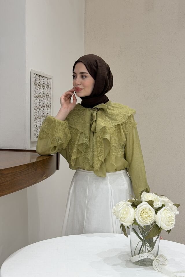 Yeşil İnce Dantel Detaylı Florance Gömlek