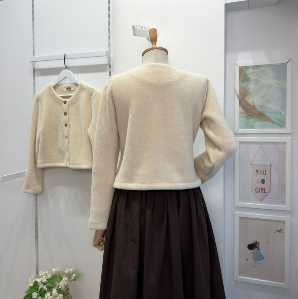 Bej Angora Kumaş Kalp Düğmeli Hırka