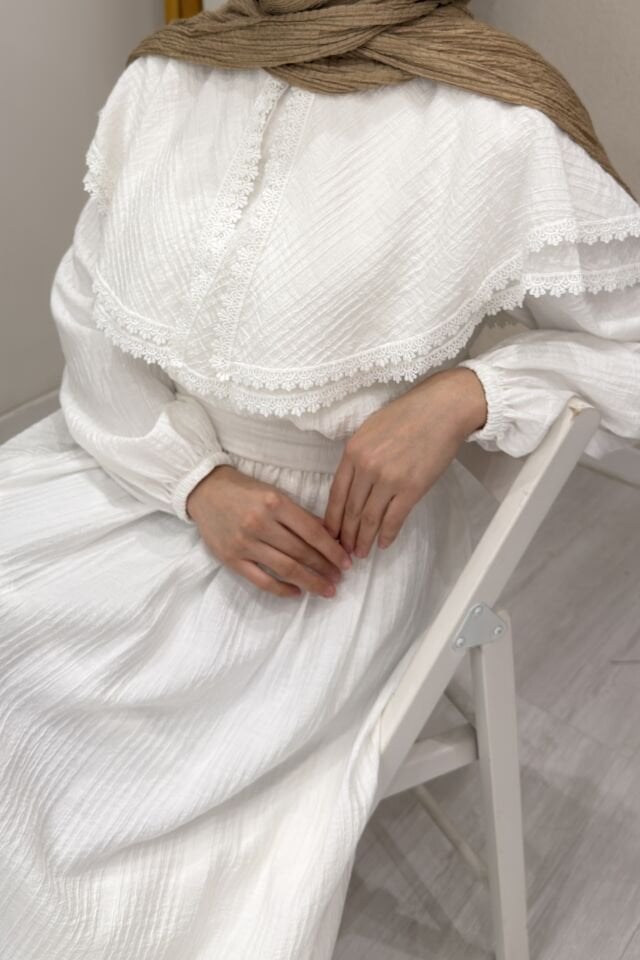 Beyaz Geniş Yakalı Florlyn Gofre Takım