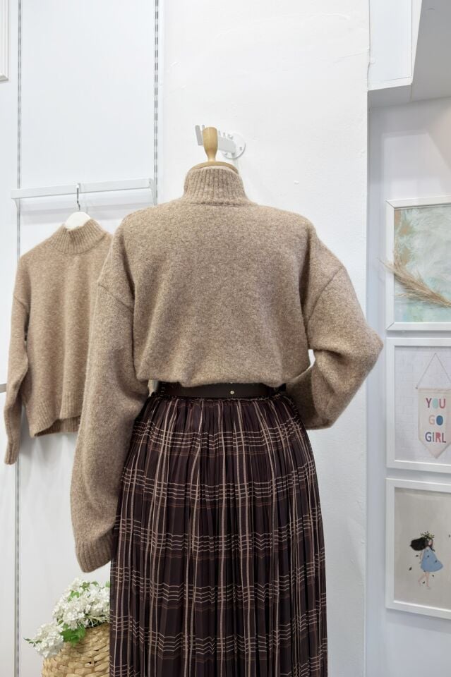 Sütlü Kahverengi Yarım Boğazlı Mirette Kazak