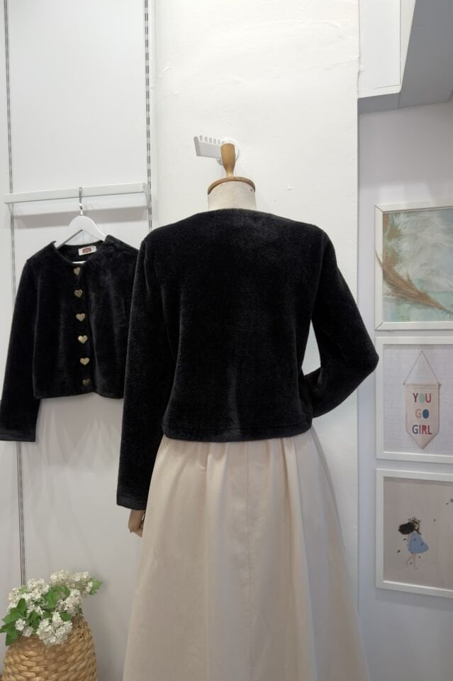 Siyah Angora Kumaş Kalp Düğmeli Hırka