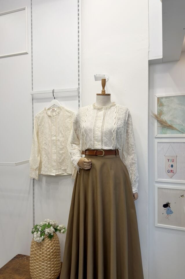 Krem Fisto Detaylı Piovere Gömlek