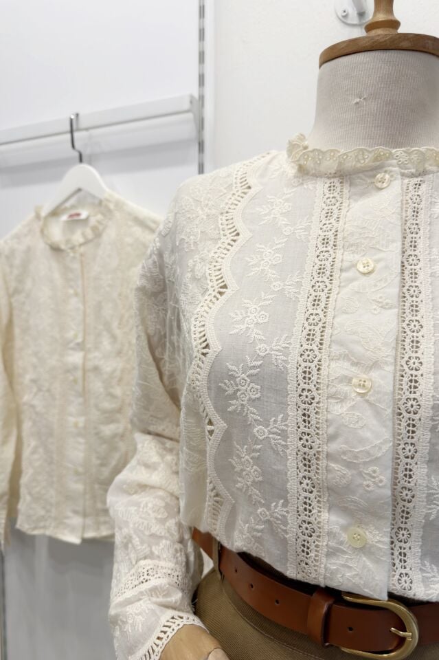 Krem Fisto Detaylı Piovere Gömlek