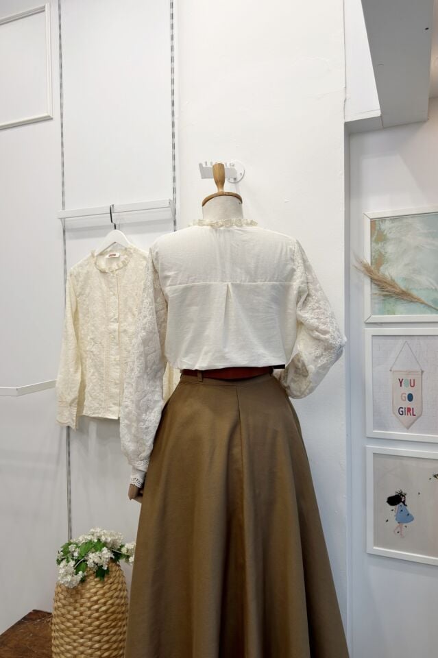 Krem Fisto Detaylı Piovere Gömlek