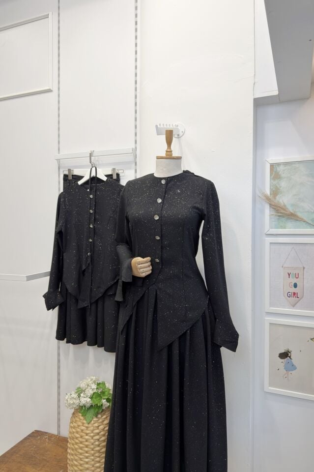 Siyah Asimetrik Kesim Sim Detaylı Takım