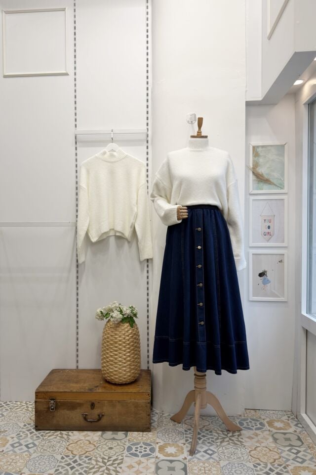 Ekru Yarım Boğazlı Mirette Kazak