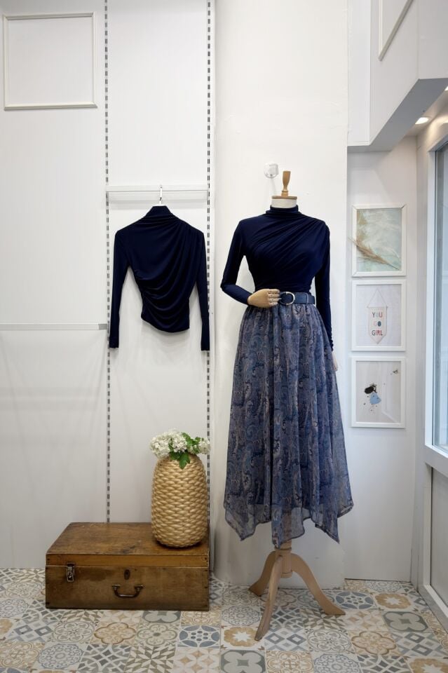 Asimetrik Kesim Mavi Şal Desen Şifon Etek