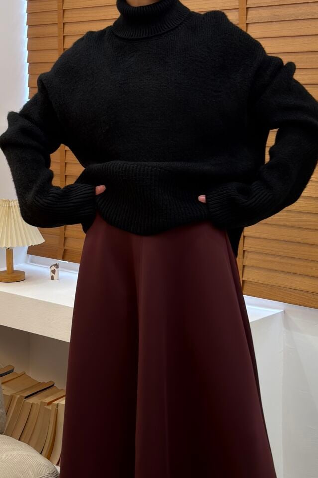 Siyah Boğazlı Amarend Oversize Kazak