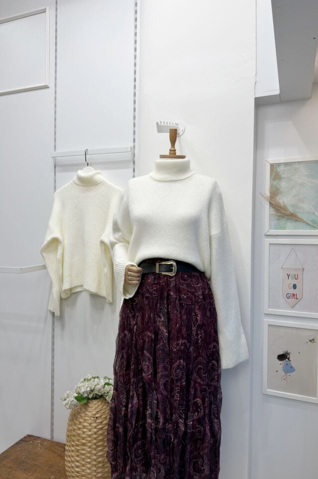 Ekru Boğazlı Amarend Oversize Kazak