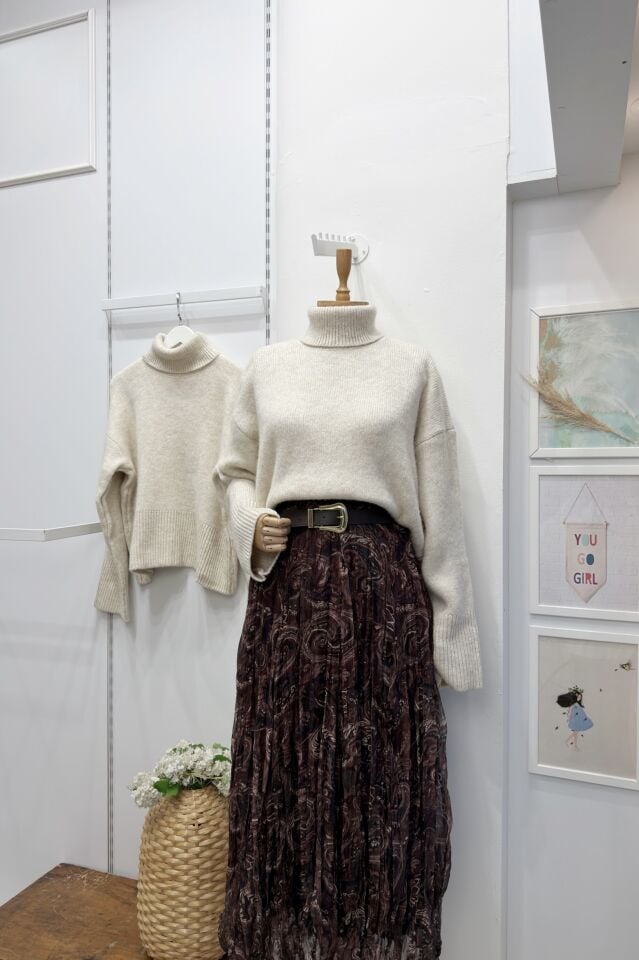 Taş Rengi Boğazlı Amarend Oversize Kazak