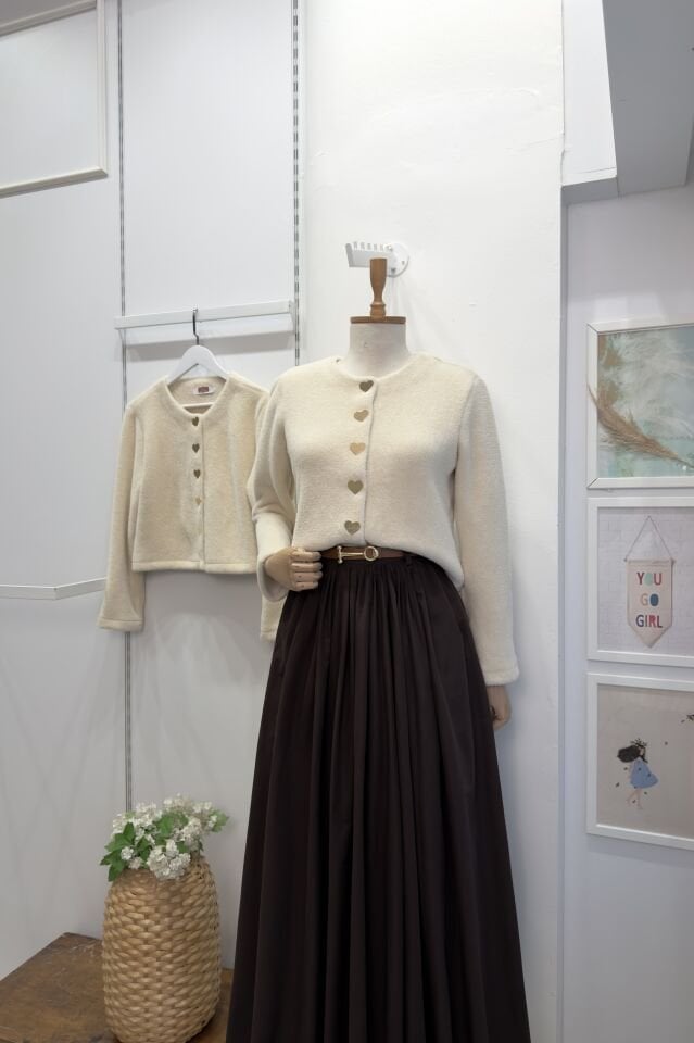 Ekru Angora Kumaş Kalp Düğmeli Hırka