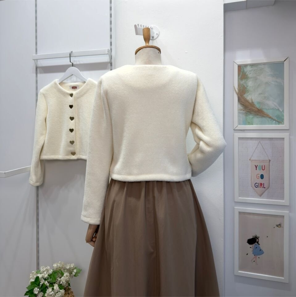 Ekru Angora Kumaş Kalp Düğmeli Hırka