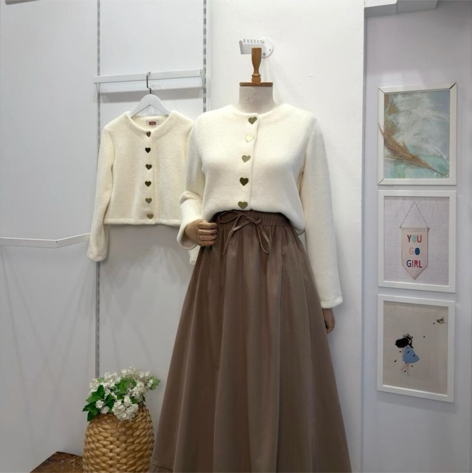 Ekru Angora Kumaş Kalp Düğmeli Hırka