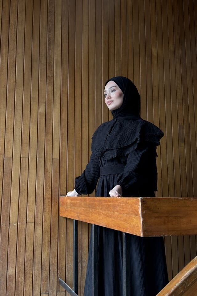 Siyah Geniş Yakalı Florlyn Gofre Takım