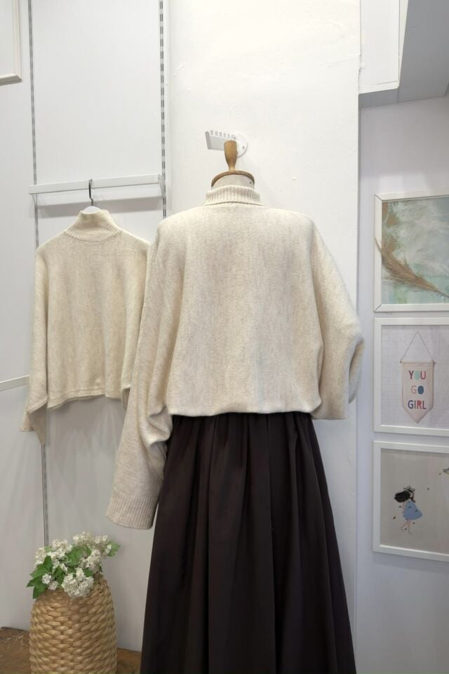 Yarasa Kol Detaylı Ekru Kazak