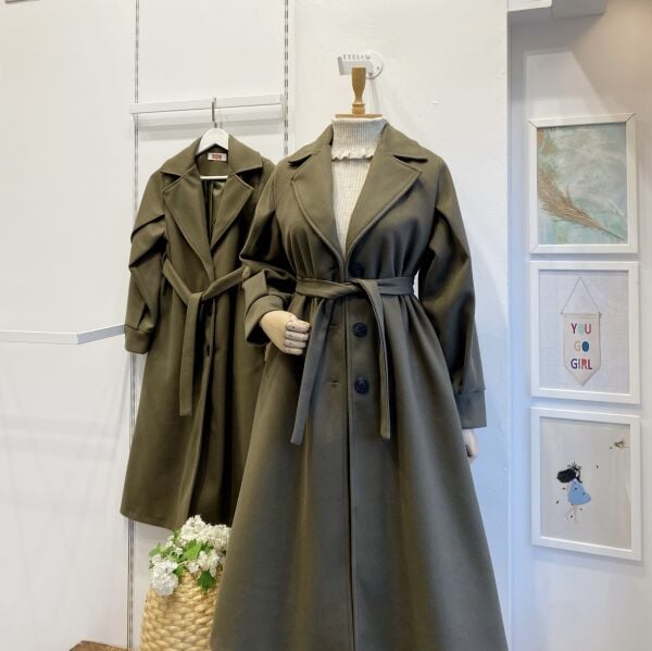 Haki Yeşili Kolu Pile Detaylı Kaşe Kaban