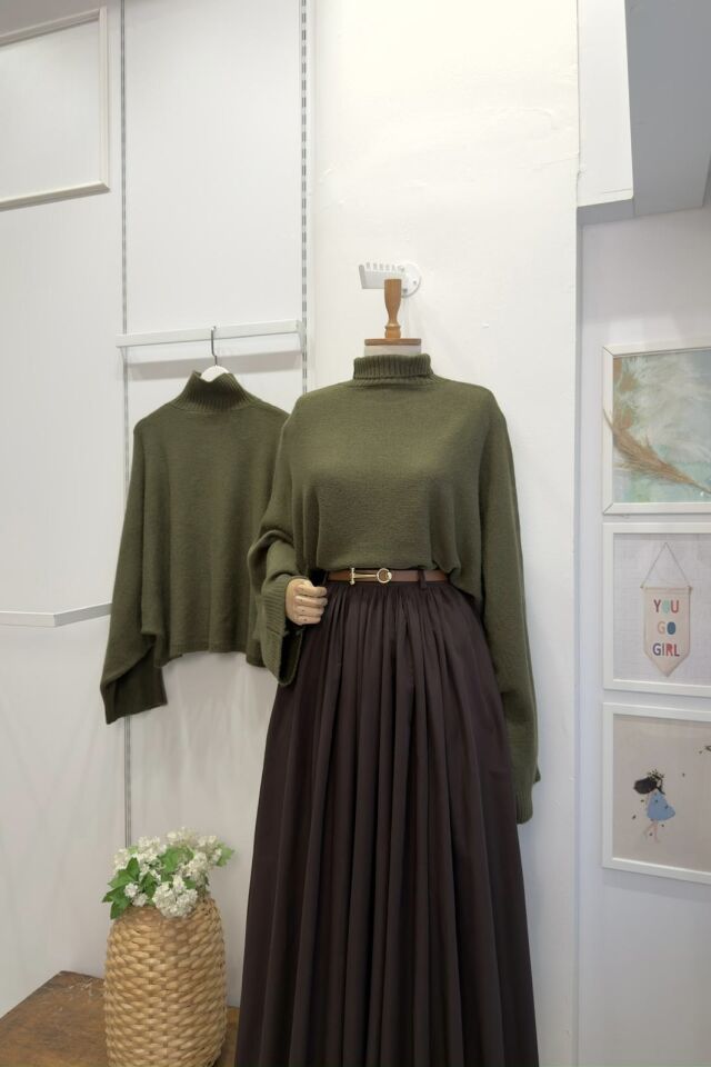 Yarasa Kol Detaylı Koyu Yeşil Kazak