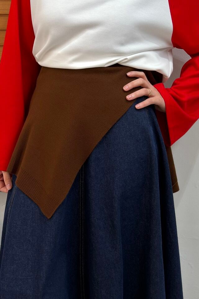 Kahverengi Triko Bel Aksesuarı x Omuz Atkısı