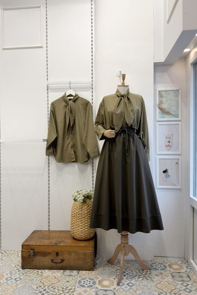 Haki Yeşili Çizgi Desenli Viskon Gömlek