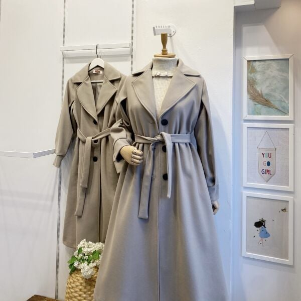 Vizon Kolu Pile Detaylı Kaşe Kaban