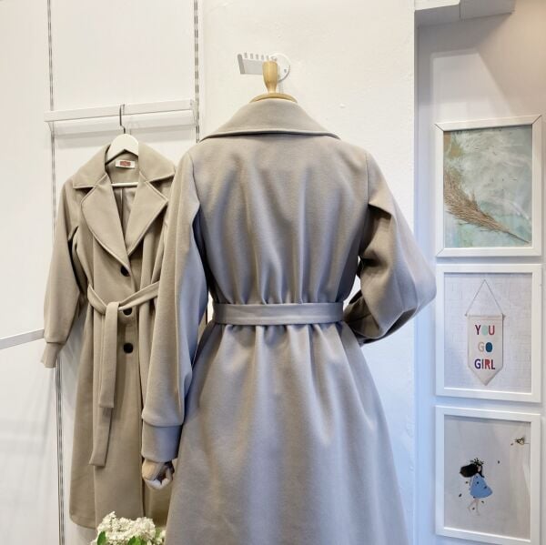 Vizon Kolu Pile Detaylı Kaşe Kaban