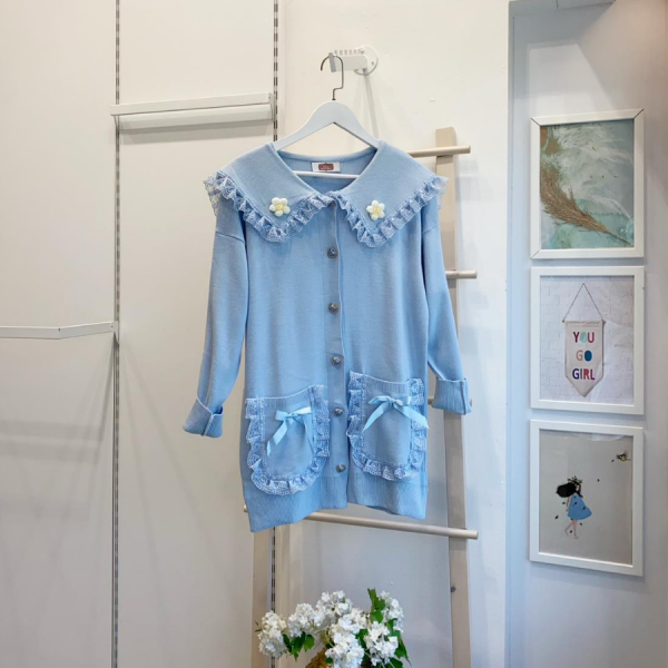 Papatya Motifli Dantel Detaylı Mavi Hırka