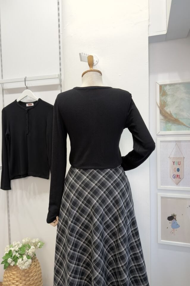 Siyah Düğmeli Blair Triko Bluz