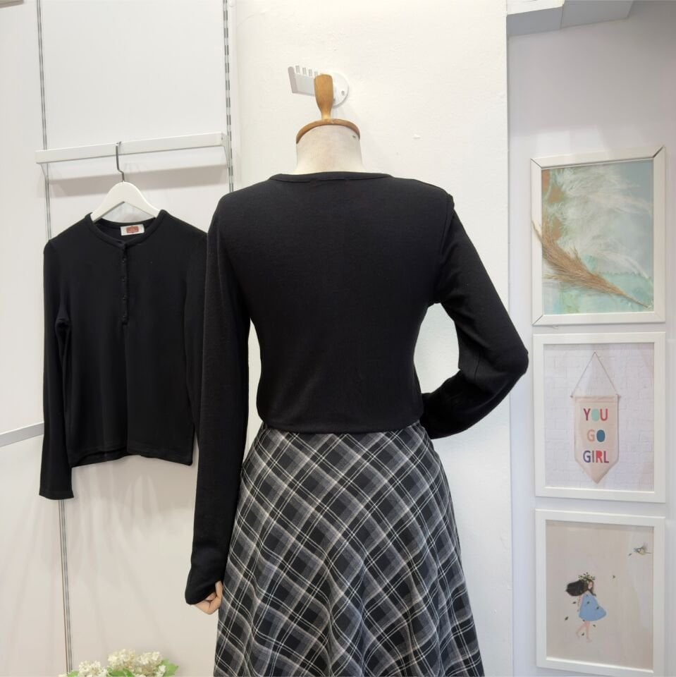 Siyah Düğmeli Blair Triko Bluz