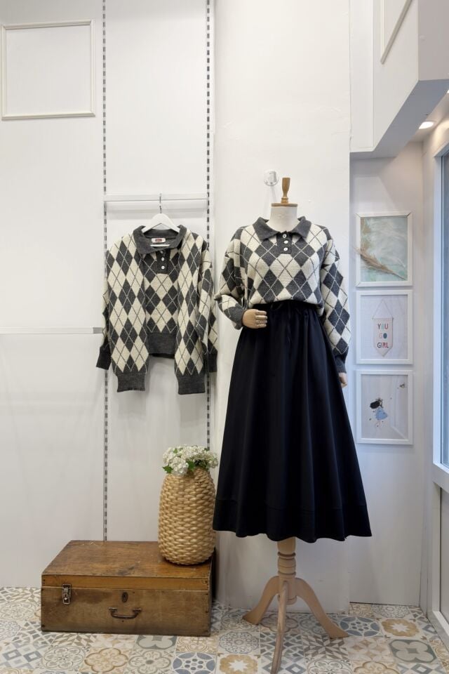 Gri Baklava Desenli Atkı Detaylı Kazak