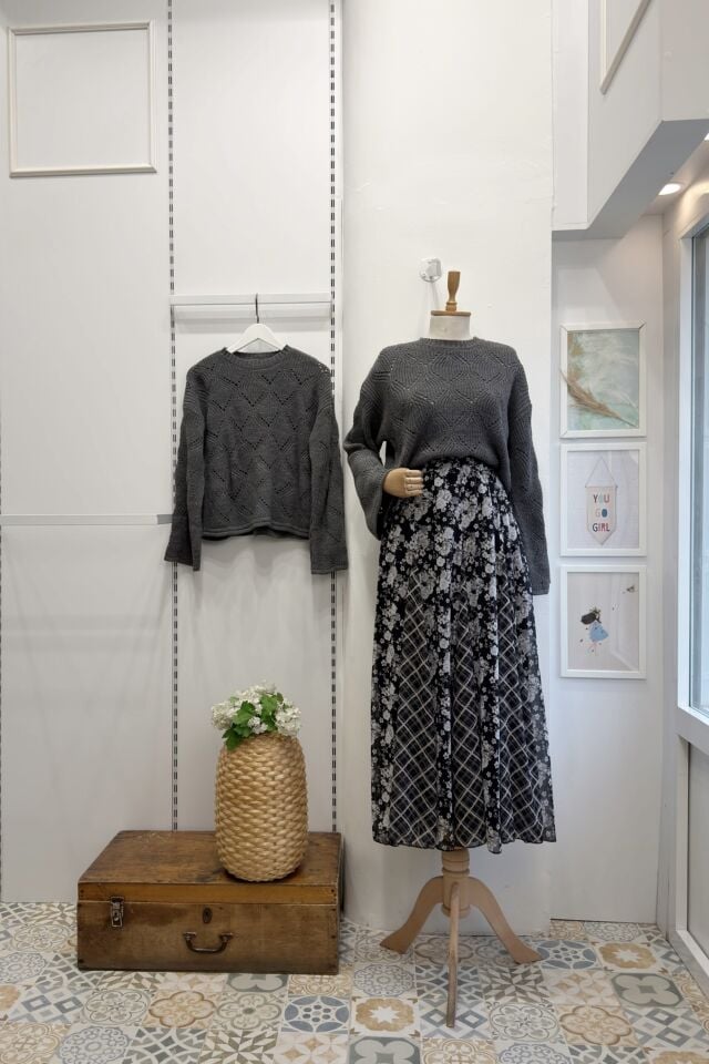 Siyah Çiçek Desenli Şifon Olivia Etek