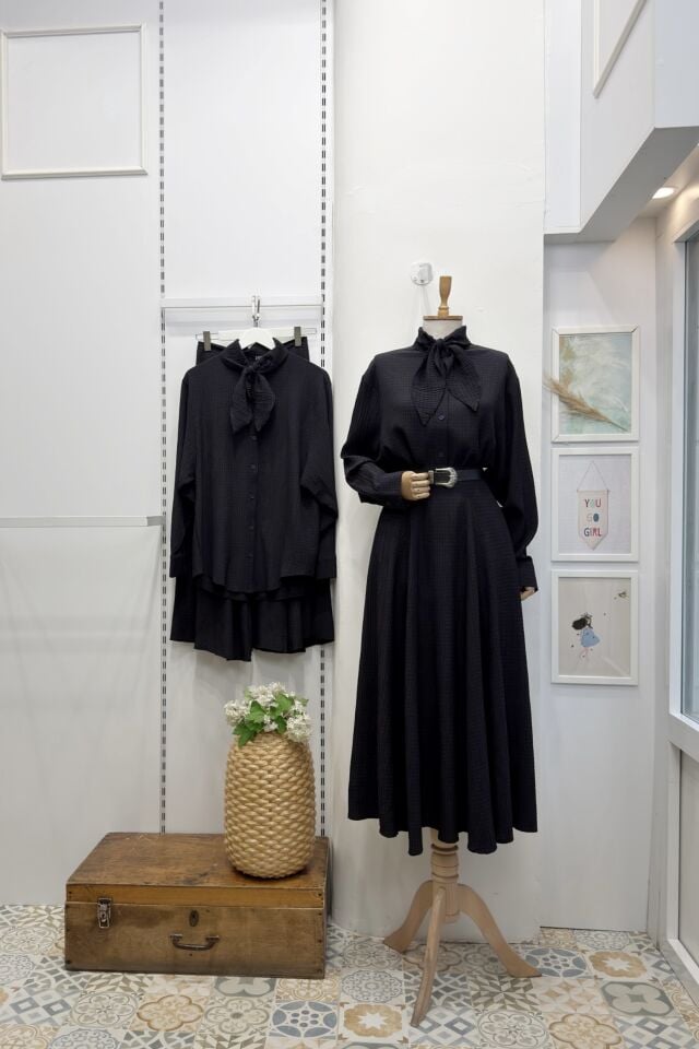 Lacivert Fular Yaka Detaylı Pötikareli Rowen Takım