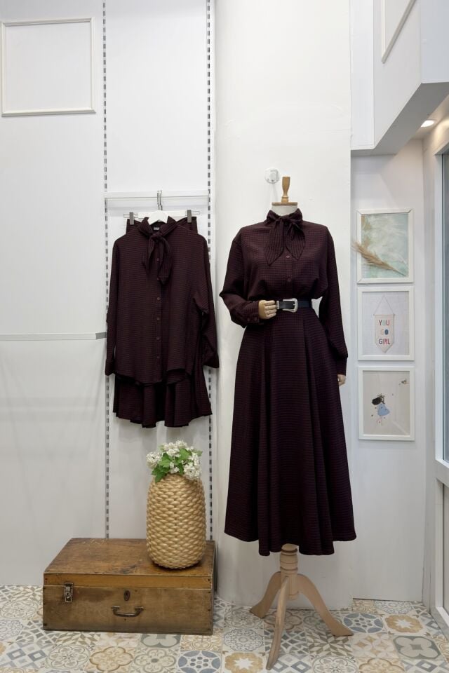 Bordo Fular Yaka Detaylı Pötikareli Rowen Takım