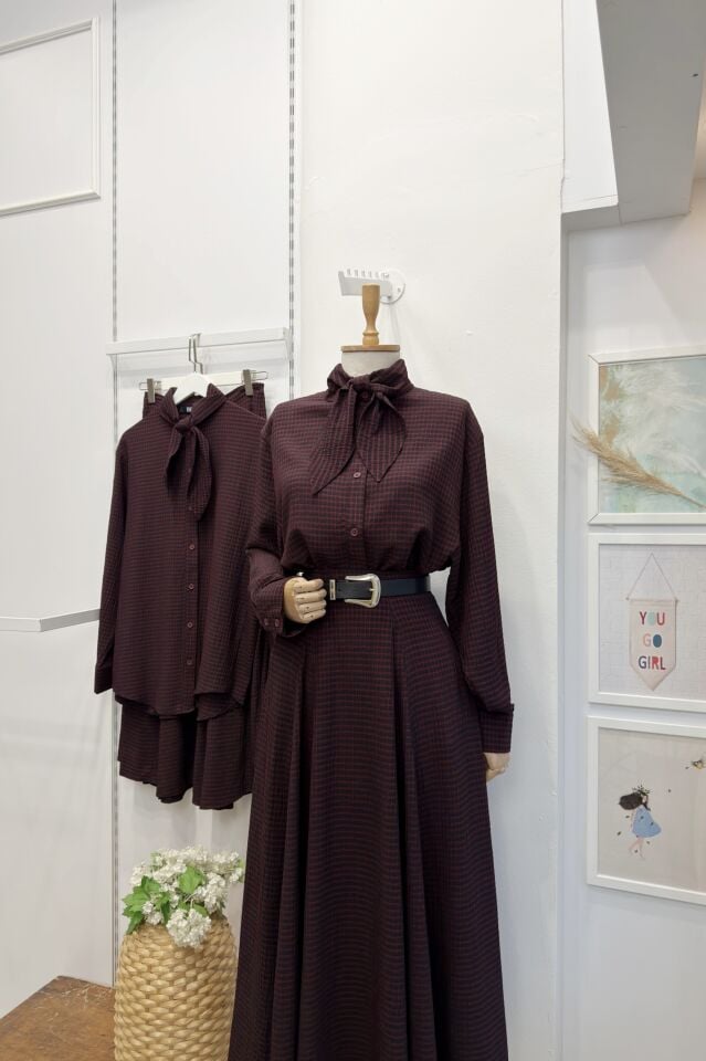 Bordo Fular Yaka Detaylı Pötikareli Rowen Takım