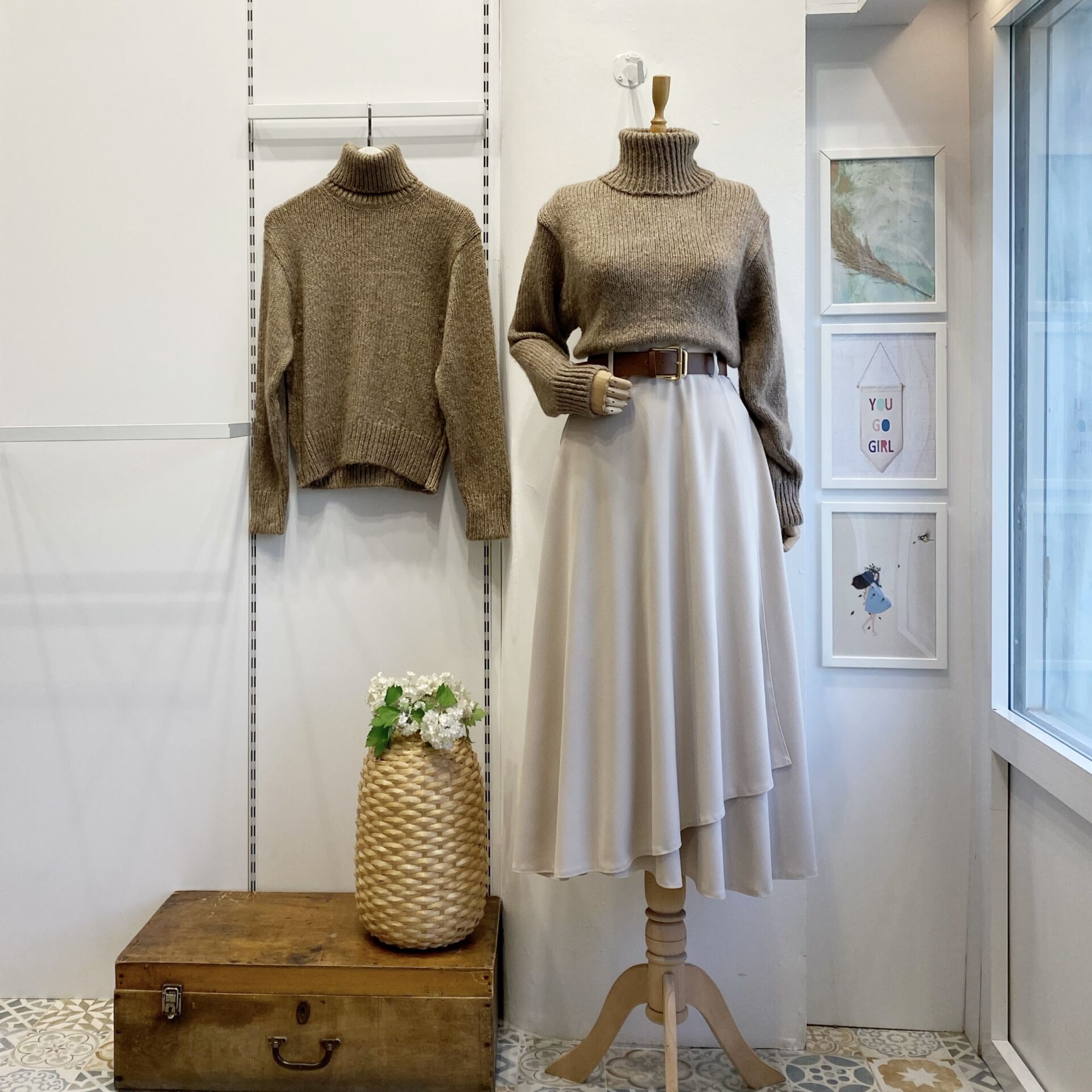 Kemerli Krem Carezza Crep Etek