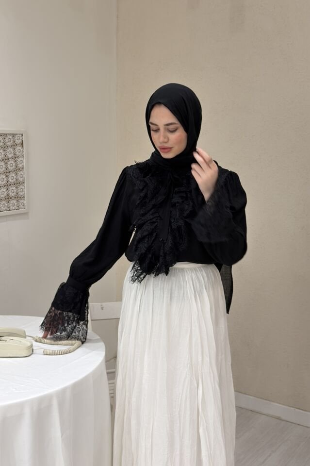 Siyah Dantel Detaylı Sable Gömlek