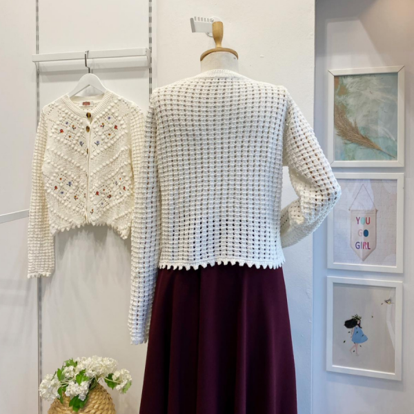 Çıtır Çiçek İşlemeli Beyaz Hırka