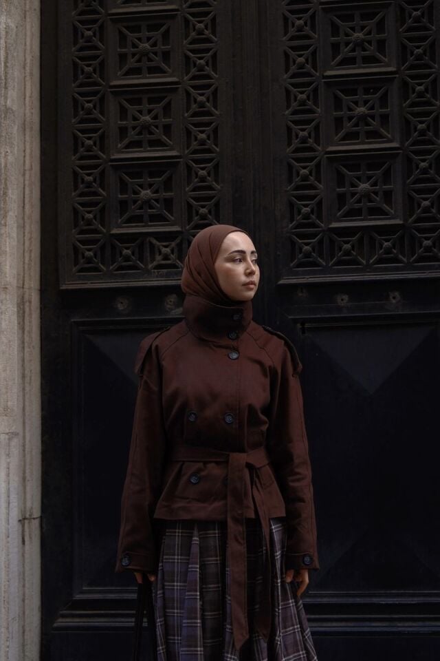 Faya Girls x Kahverengi Balıkçı Yaka Kuşaklı Kısa Trençkot