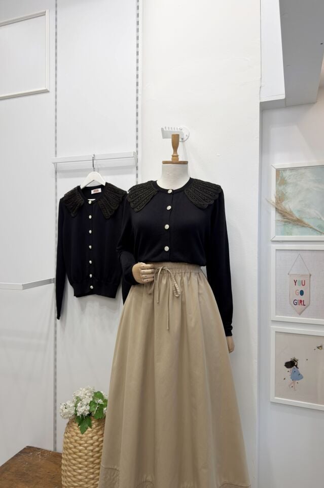 Siyah Taş Düğmeli Plior Hırka