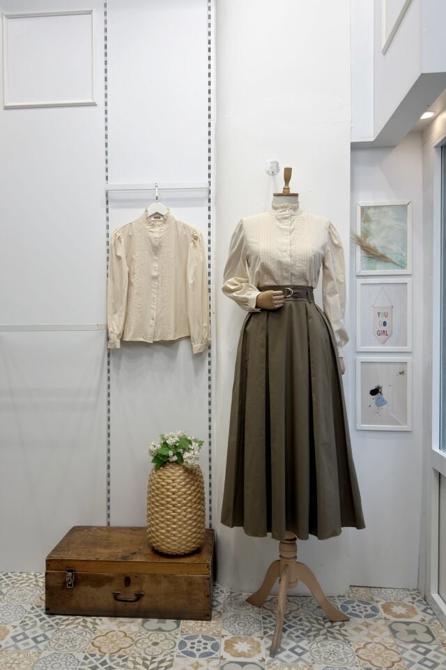 Haki Yeşili Novera Kemer Detaylı Etek