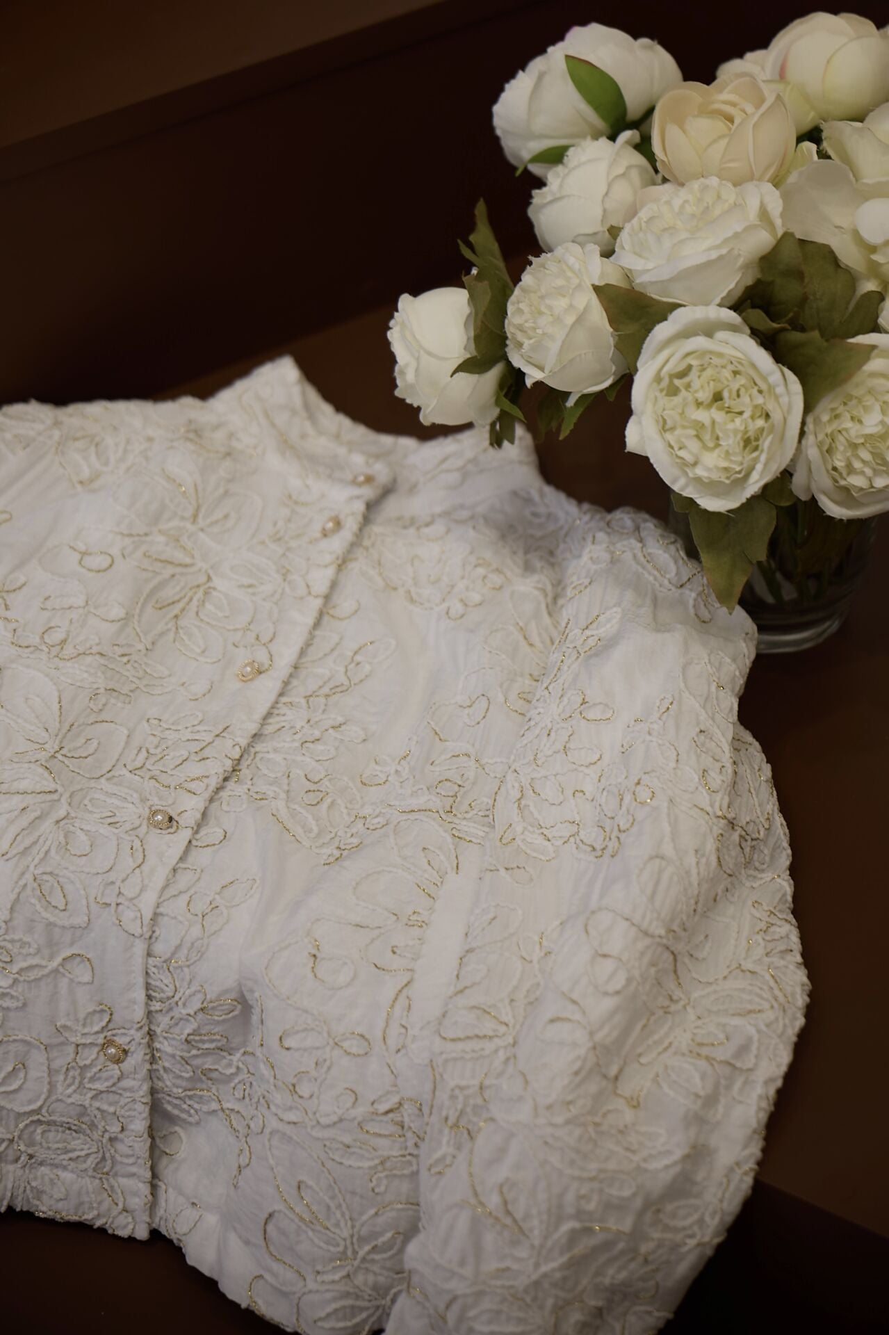 Gold İşlemeli Beyaz Ceket