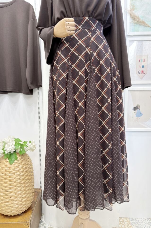 Kahverengi Ekose Desenli Formel Şifon Etek