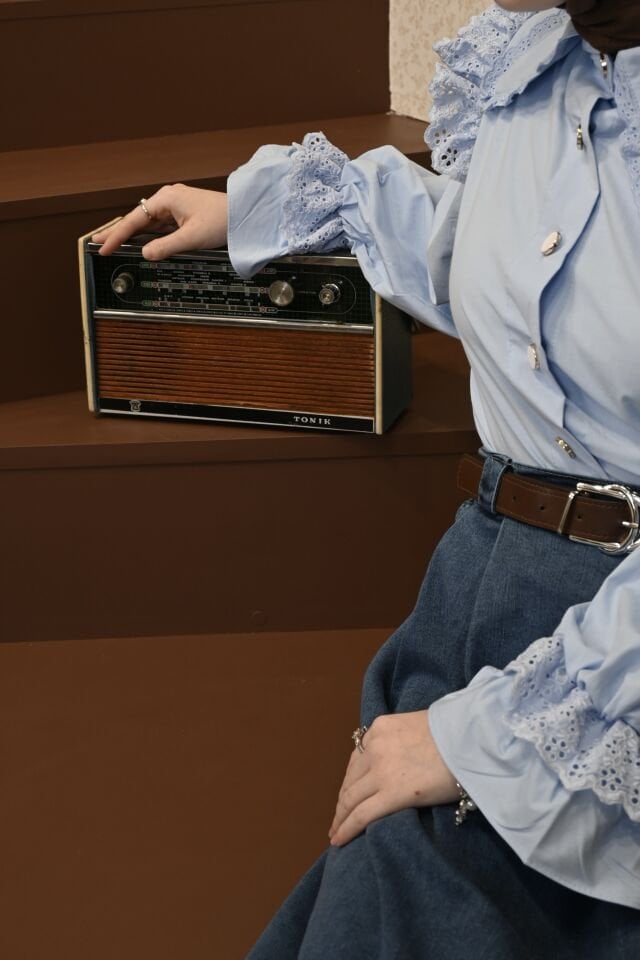 Omzu Fisto Volanlı Mavi Gömlek