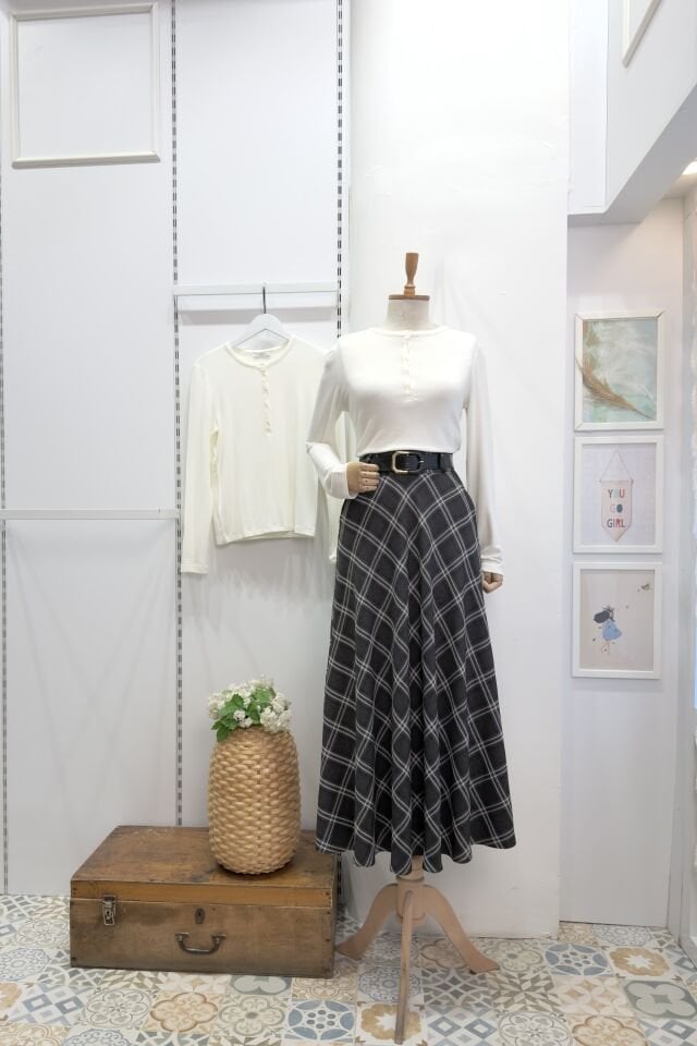 Ekru Düğmeli Blair Triko Bluz